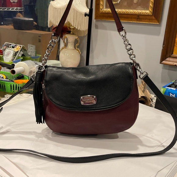 Michael Kors Fold Over Flap 2 Way Carry Cranberry & Black ... - Picture 1 of 17